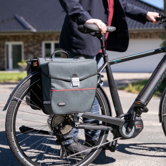 Taschen für E-Bikes und Akkuladegeräte
